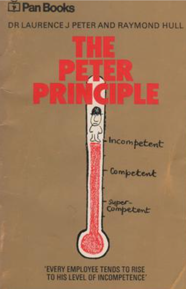 Sākotnēji cilvēks bija "super competent", tad, kļūstot par mid-manager, bija vēl samērā kompetents, augšējā līmenī - ēe...